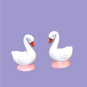 Vintage Swan Statues / Bookshelf Decor / Nursery Decor